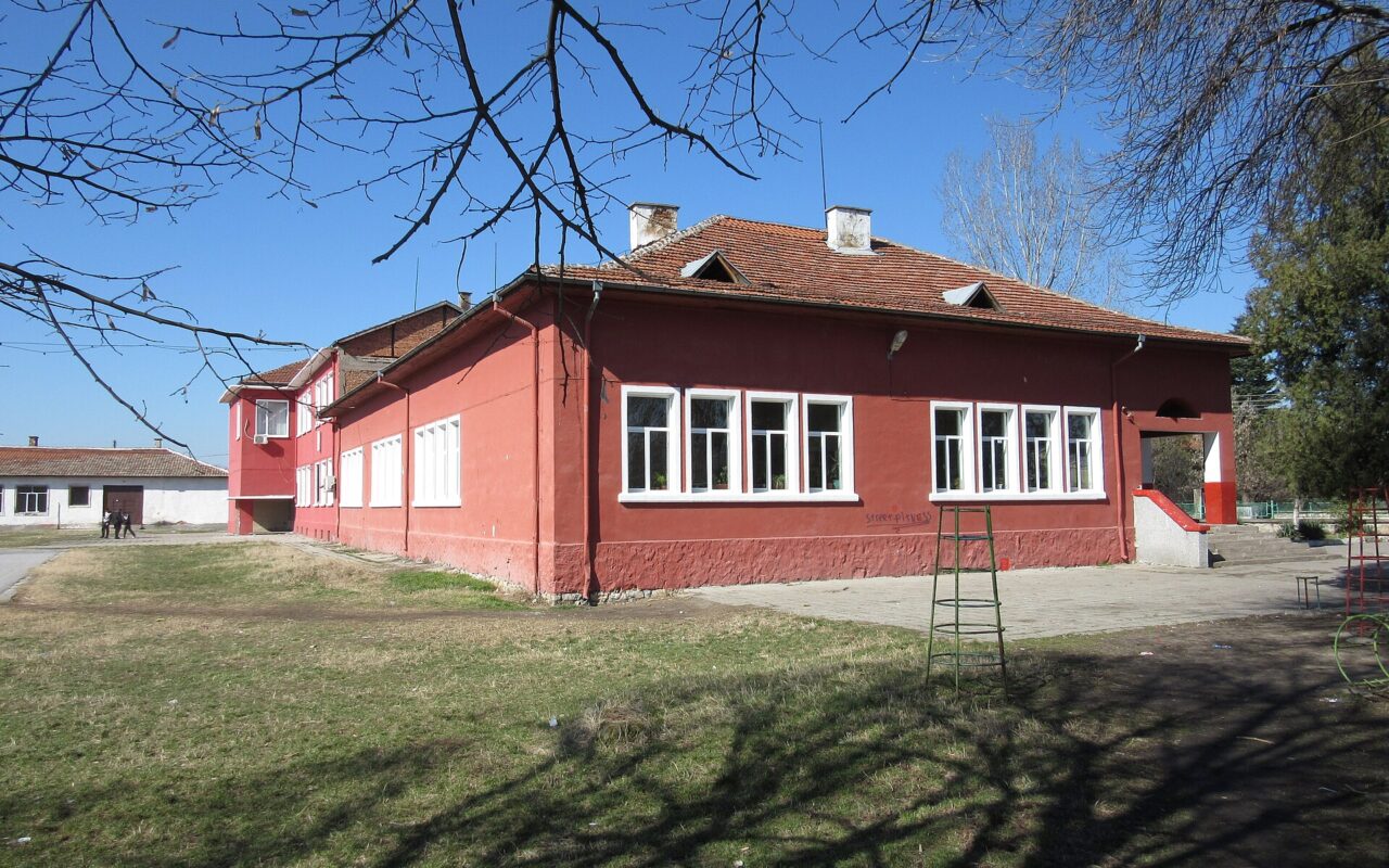 Училището в Главиница